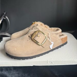 Birkenstock Big Buckle Genuine Shearling
Lined Clog (Women) Size 6